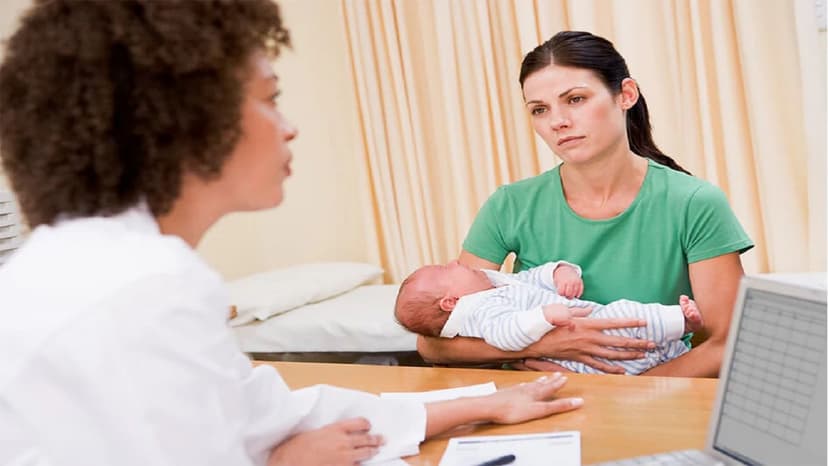 Phụ nữ sau sinh nổi mề đay, phải làm sao?