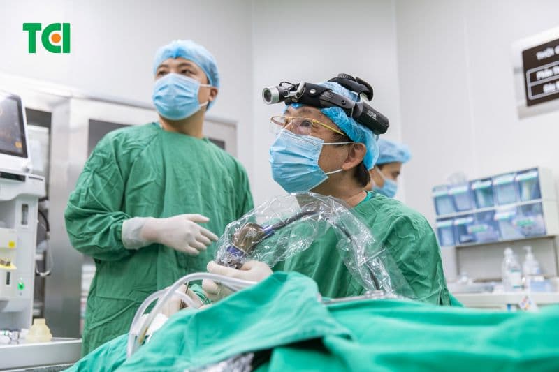 tắc vòi nhĩ có chữa được không