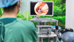 Đặt ống tai cho trẻ viêm tai giữa: Khi nào cần và cách chăm sóc
