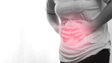 Bị chướng bụng sau khi mổ u xơ tử cung: Nguyên nhân và cách xử lý
