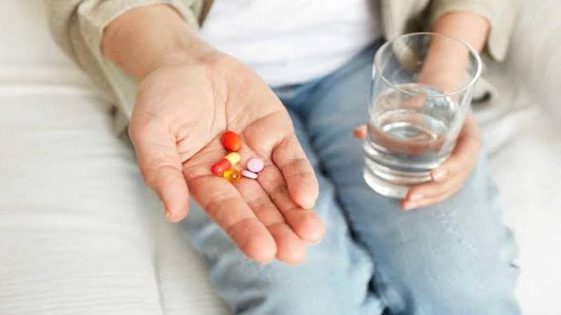 uống thuốc dị ứng có hại thận không
