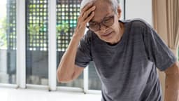 Thường xuyên chóng mặt nguyên nhân do đâu?