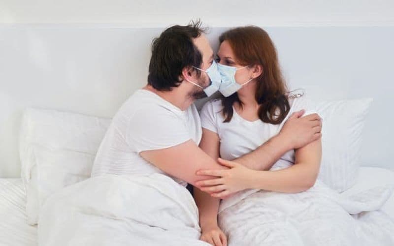 bị viêm nấm vùng kín có được quan hệ không