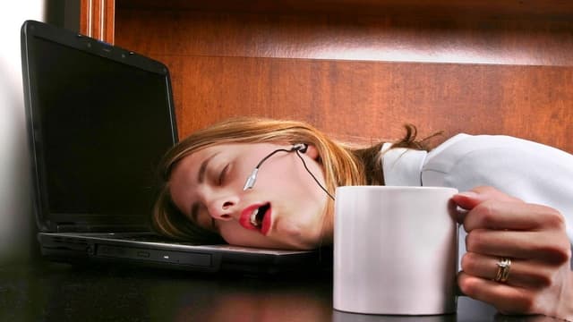 Buồn ngủ nhiều là dấu hiệu bệnh gì?