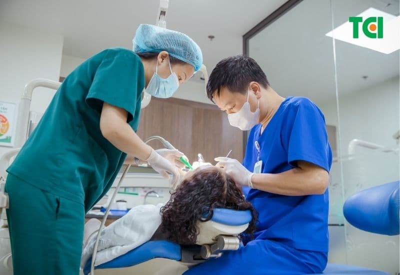 cao răng đen ở chân răng