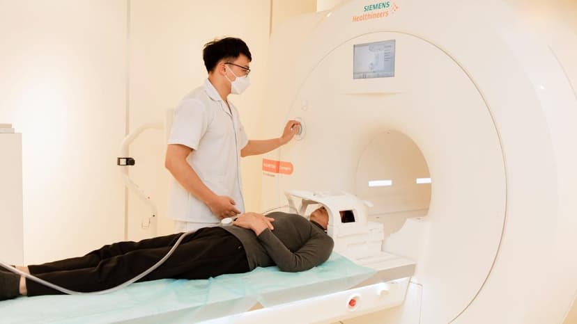 Chụp MRI não có cần tiêm thuốc cản quang không?