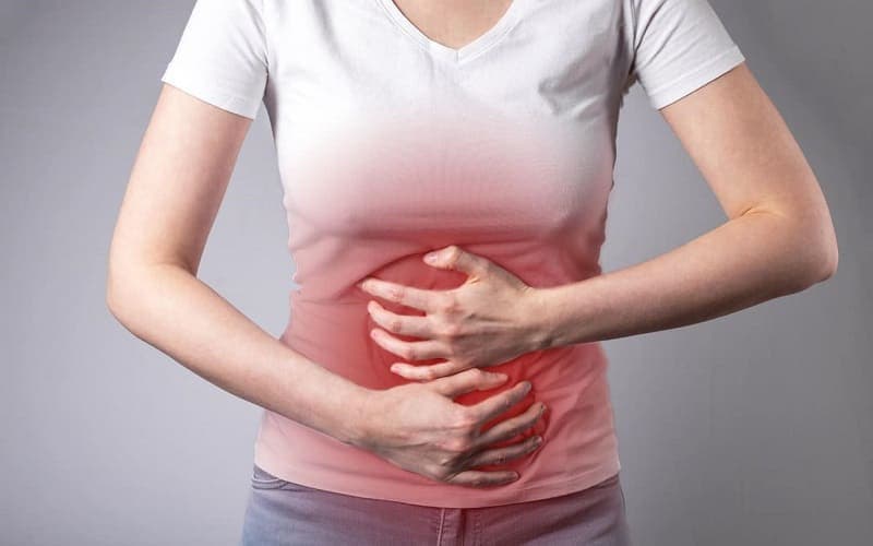 đau giữa bụng là dấu hiệu bệnh gì
