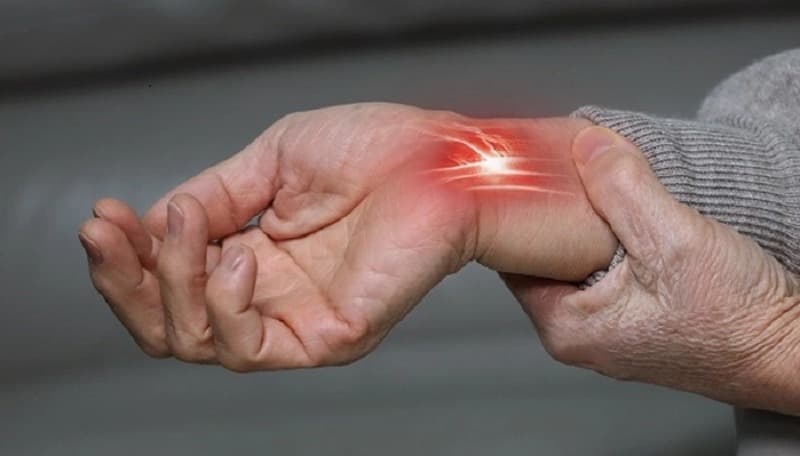 Tê ngón tay là dấu hiệu bệnh gì?
