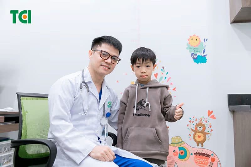 Khám dinh dưỡng định kỳ đóng vai trò quan trọng trong việc theo dõi sự phát triển toàn diện của trẻ