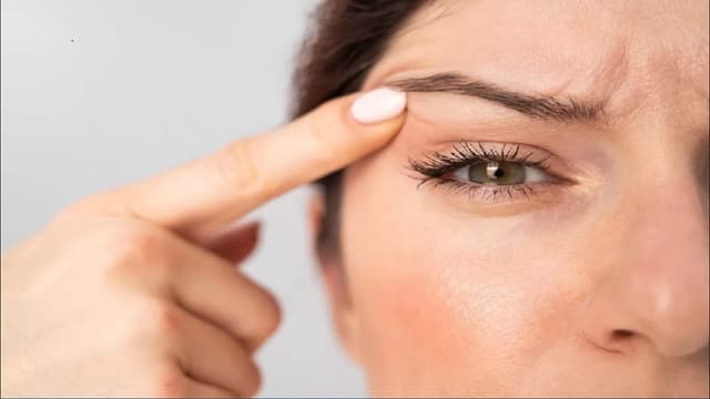 Mắt giật là dấu hiệu bệnh gì?