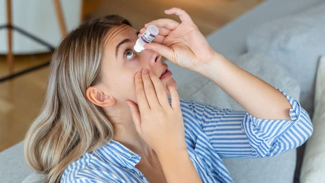 Các tác dụng của nước mắt nhân tạo