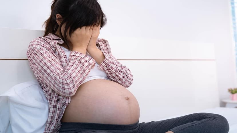 Vì sao dễ bị trầm cảm khi mang bầu?