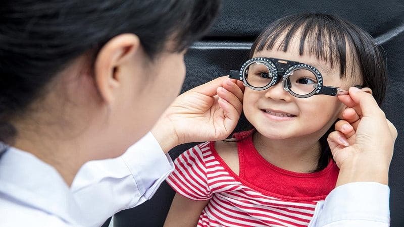 bác sĩ đo kính mắt ở Xuân Phương