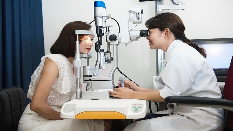 bác sĩ đo kính mắt ở Cầu Giấy