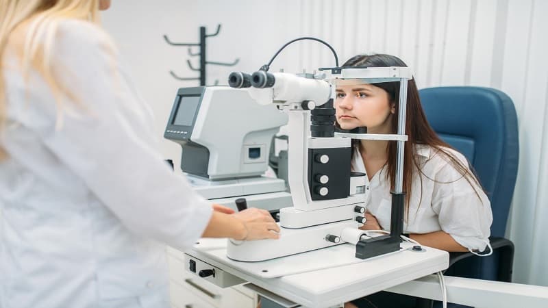 bác sĩ đo kính mắt ở Tây Mỗ
