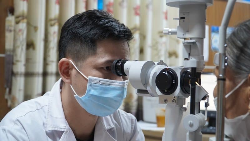 bác sĩ đo kính mắt ở Cầu Giấy