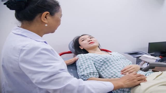 Khám thai, khám phụ khoa cùng bác sĩ sản phụ khoa giỏi ở Hà Đông