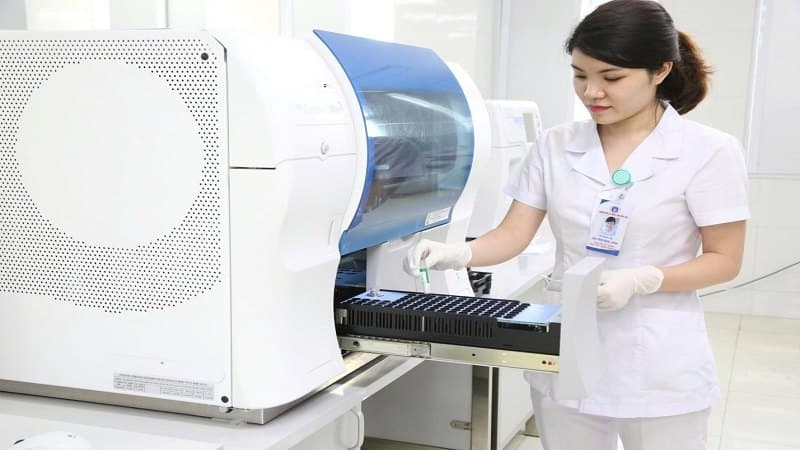 bác sĩ tư vấn xét nghiệm tại nhà ở Cầu Giấy