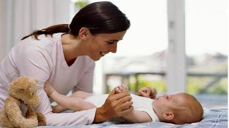 bé 2 tháng tuổi ngủ bao nhiêu tiếng 1 ngày