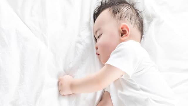 Bé 2 tháng tuổi ngủ ngáy có sao không? Ảnh hưởng đến hô hấp, giấc ngủ và sự phát triển