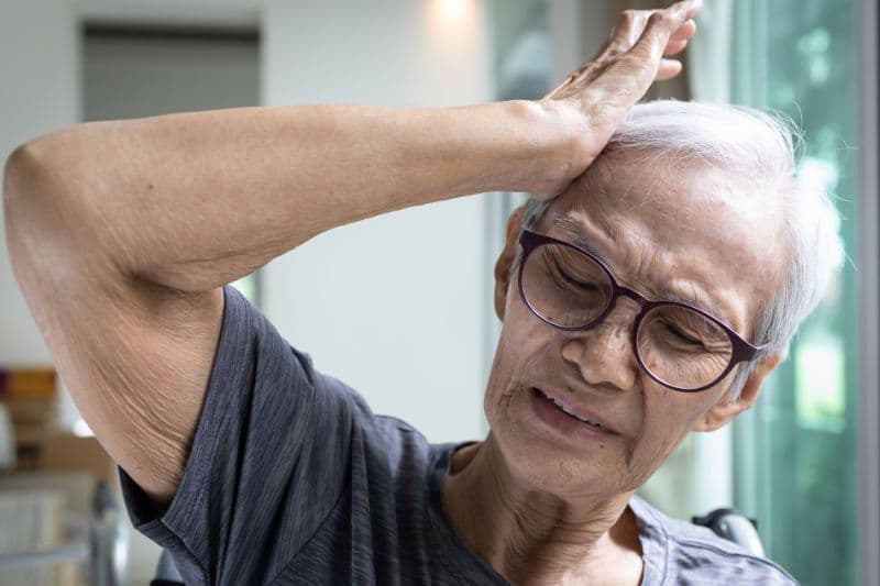 xuất huyết não ở người già