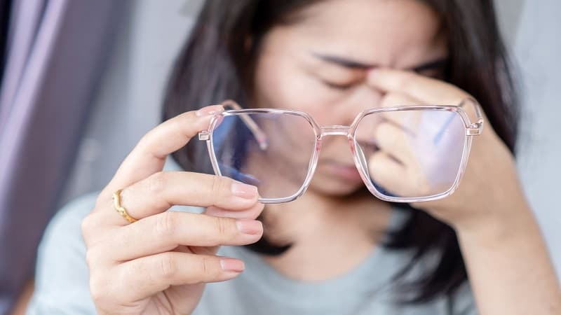 kính mắt ở Tây Mỗ