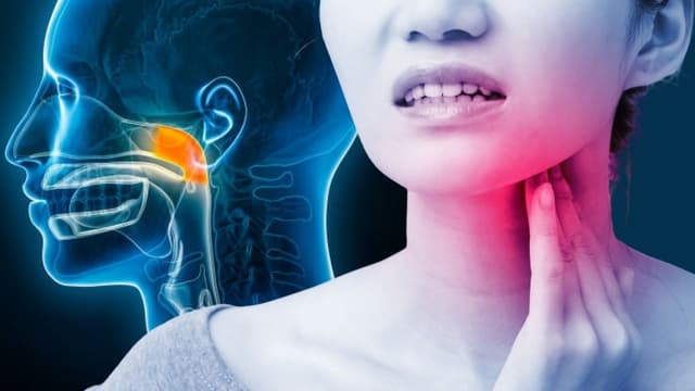 Dấu hiệu ung thư vòm họng nữ
