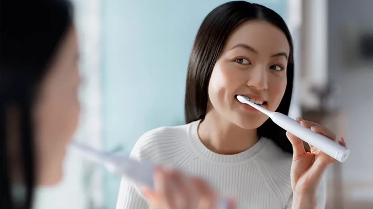 Dùng bàn chải điện bị tụt lợi không?
