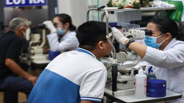 Gợi ý địa chỉ đo kính, cắt kính mắt ở Cầu Giấy uy tín