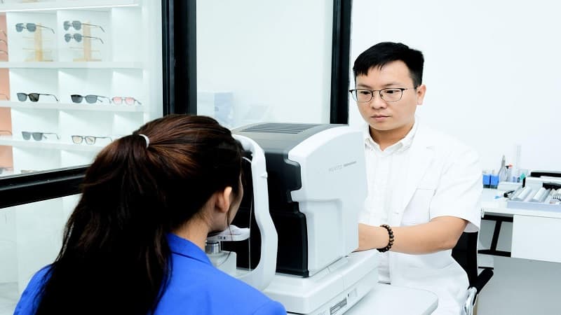 kính mắt ở Yên Hoà