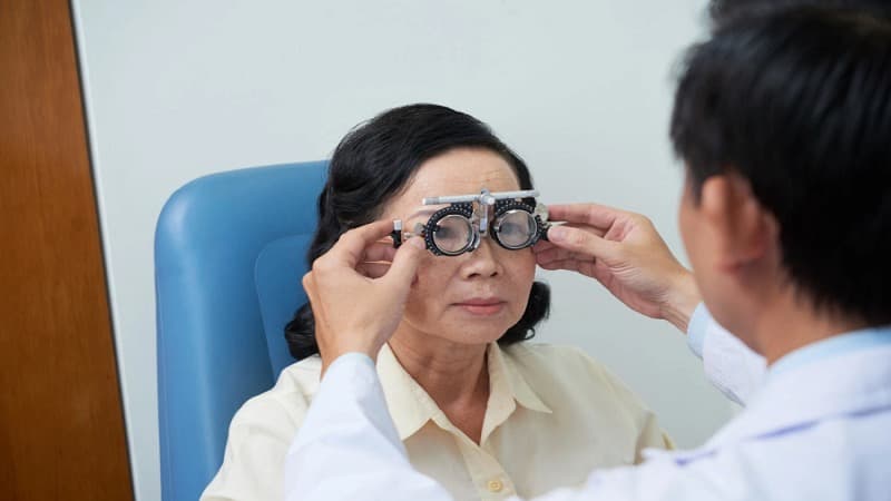bác sĩ đo kính mắt ở Hà Đông