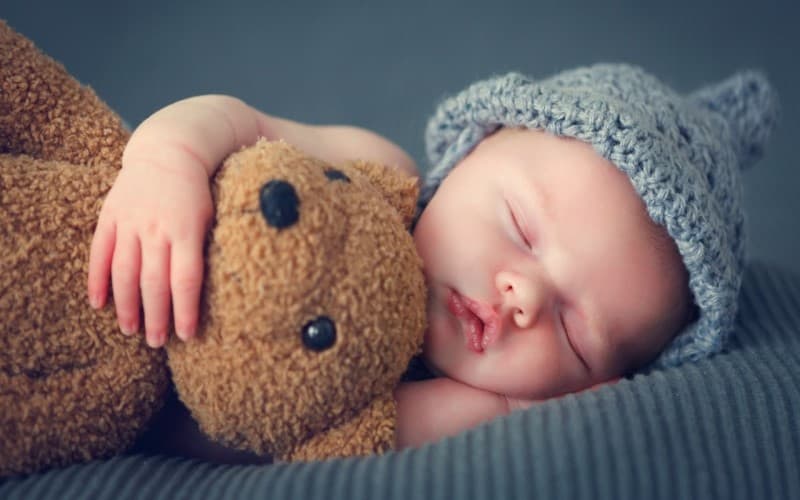 Trẻ sơ sinh ngủ ngáy có sao không?