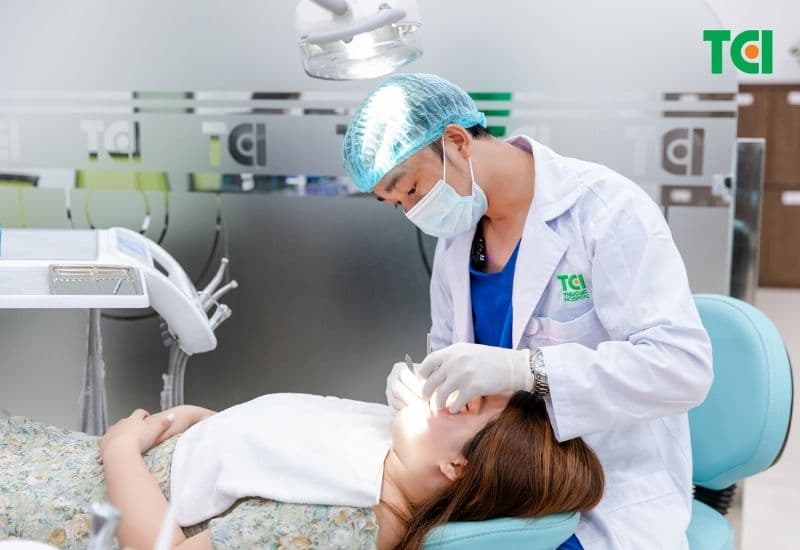 Có phải răng bị thưa sau khi lấy cao răng?