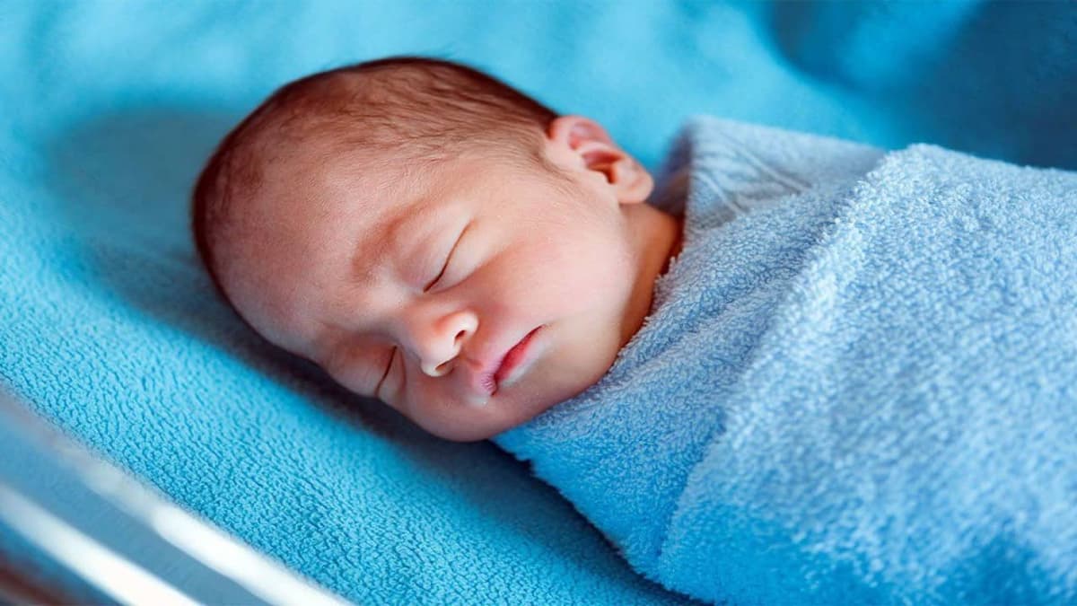 Trẻ sơ sinh ngủ ngáy có sao không?