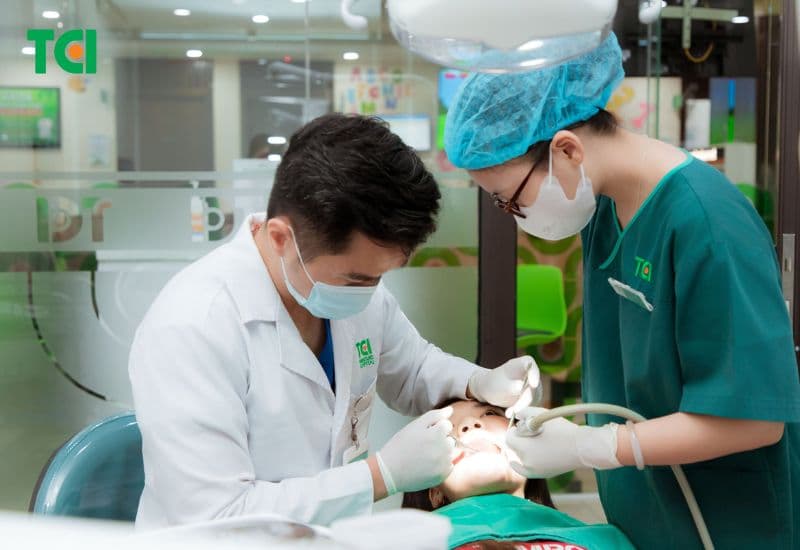 viêm lợi trùm mọc răng khôn bị sưng má