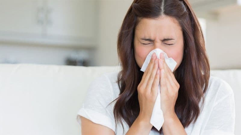 viêm mũi dị ứng có tự khỏi không