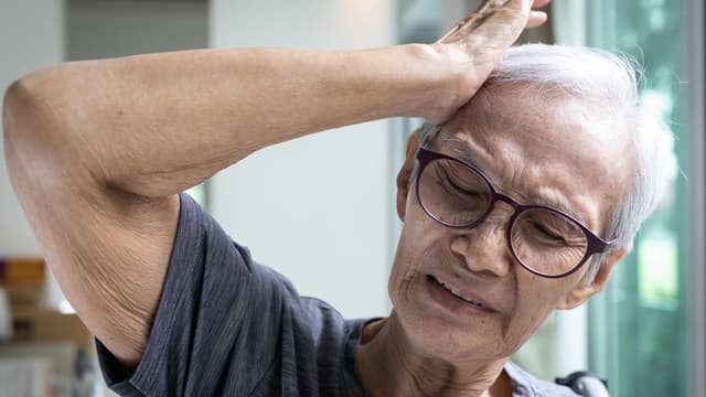 Nguy cơ xuất huyết não ở người già
