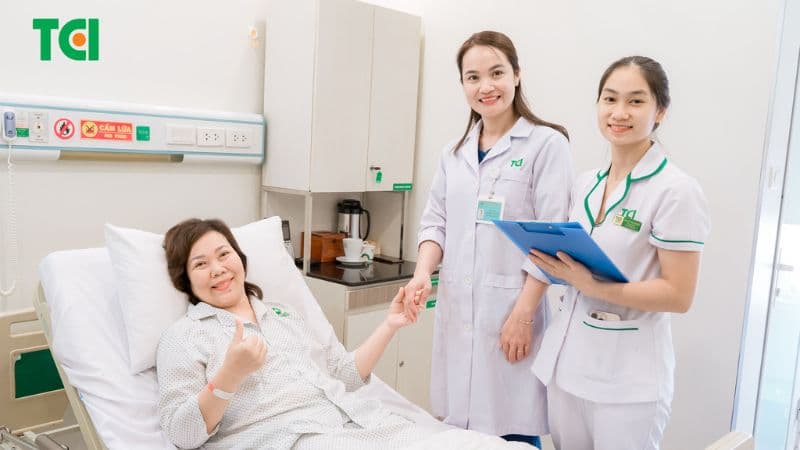 Đa số trường hợp cắt polyp cổ tử cung không cần nằm viện và có thể về trong ngày sau khi theo dõi ổn định.