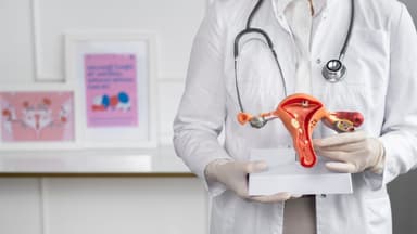 Ra máu sau khi xoắn polyp cổ tử cung kéo dài bao lâu và khi nào nguy hiểm