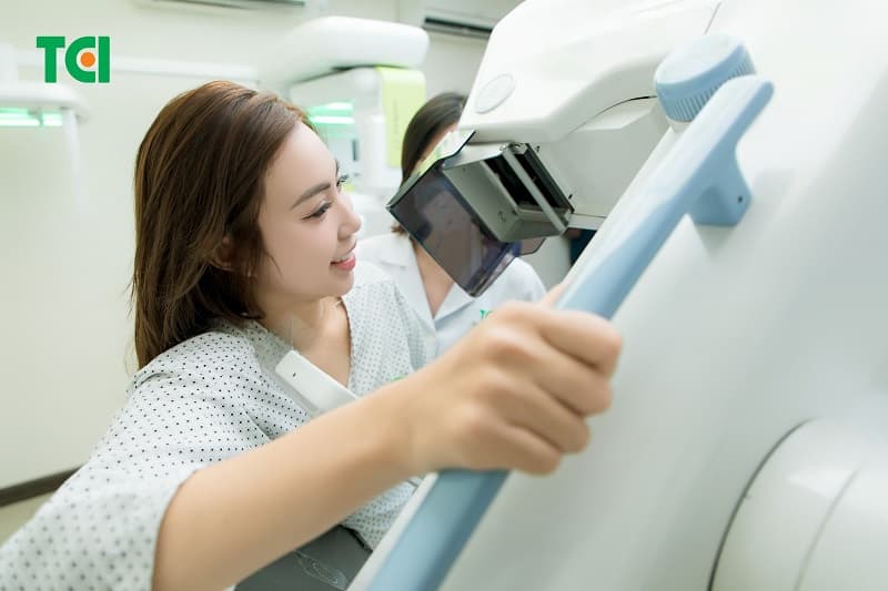 Một nội dung đáng chú ý là sàng lọc người mang gen bệnh, đặc biệt khi gia đình có tiền sử bệnh di truyền hoặc thuộc nhóm nguy cơ