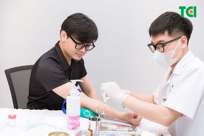 Nên phân biệt khám định kỳ với khám bệnh nghề nghiệp