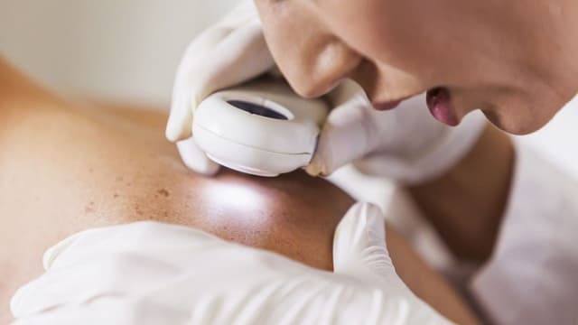 Bác sĩ Da liễu giỏi ở Tứ Minh – Hải Phòng: Tiêu chí lựa chọn và địa chỉ tham khảo
