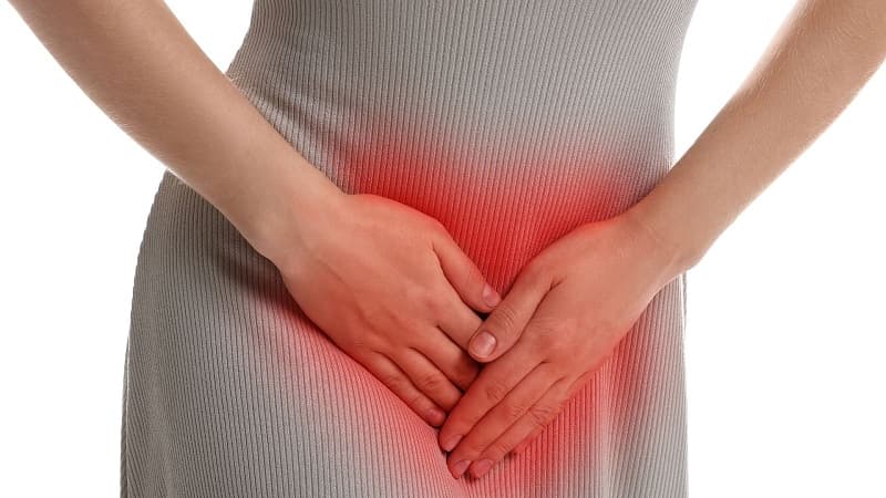 Khí hư thay đổi, ngứa và nóng rát vùng kín là những dấu hiệu cần được thăm khám phụ khoa.