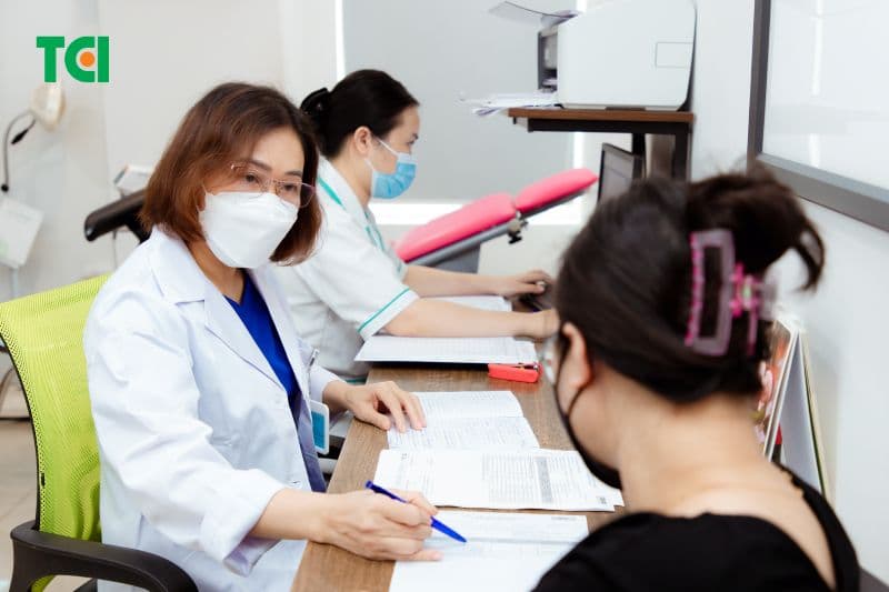Những thay đổi về màu sắc, tính chất hoặc mùi của khí hư là thông tin quan trọng cần trao đổi với bác sĩ