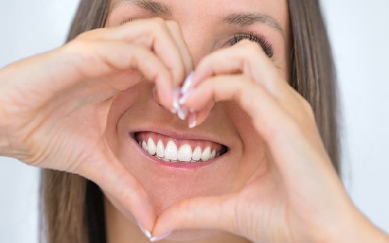 Khám định kỳ giúp duy trì hàm răng khỏe mạnh và trắng sáng