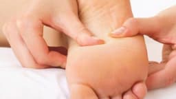 Khám phá bí quyết bấm huyệt bàn chân: Lợi ích toàn diện cho sức khỏe và tinh thần