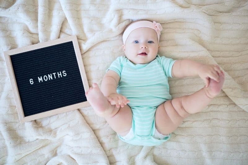 Trẻ 6 tháng ngủ mấy tiếng 1 ngày là băn khoăn của nhiều cha mẹ
