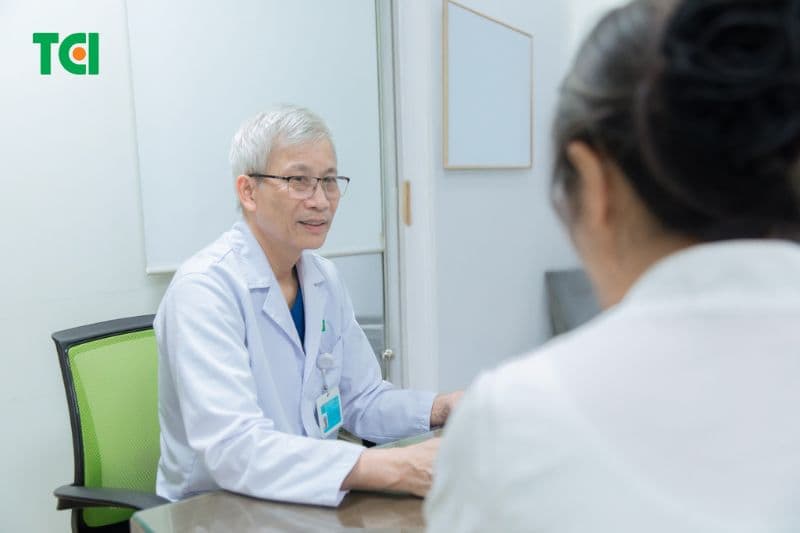 Nếu mất ngủ trong thời gian dài, ảnh hưởng đến công việc và sinh hoạt, người bệnh cần đi khám chuyên khoa Nội thần kinh.