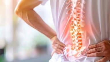 Đau lưng: Nhận biết dấu hiệu và cách điều trị