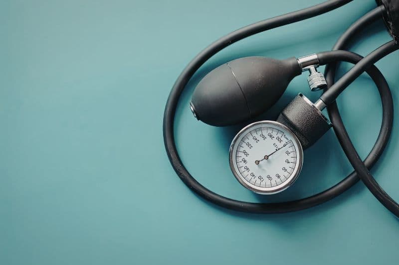 Huyết áp cao là tình trạng áp lực của máu lên thành mạch lớn hơn mức tiêu chuẩn.